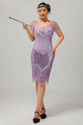 Glitzerndes Lila Kurzes Kleid aus den 1920er Jahren mit Perlen und V-Ausschnitt und Pailletten